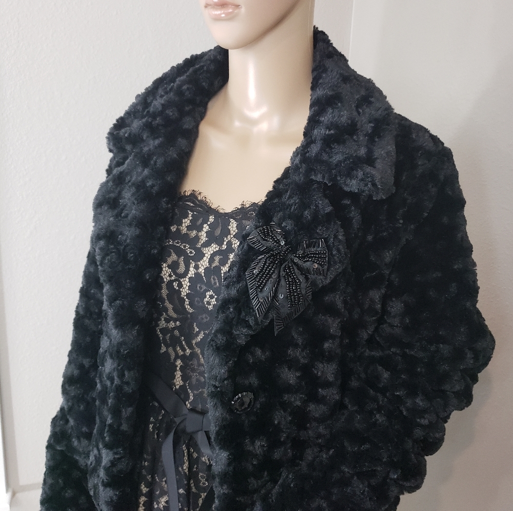 Candie's NWT Rosette Faux Fur Black Jacket